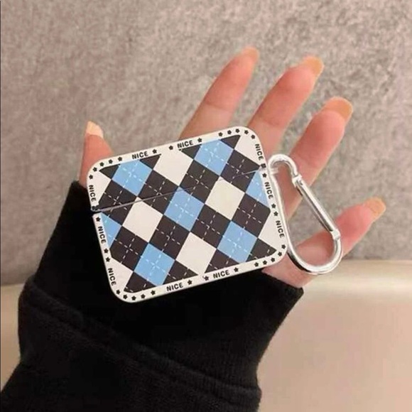 AirPod Pro case - Picture 1 of 2